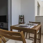 Creative 1br Pool View With Covered Parking شقة *
