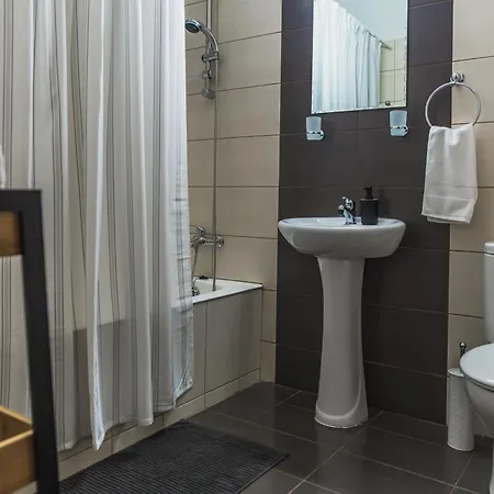 Apartment Creative 1br Pool View With Covered Parking