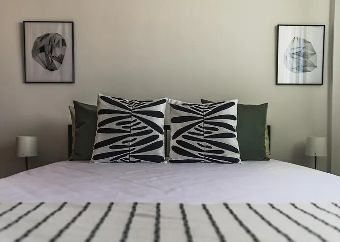 Creative 1br Pool View With Covered Parking * Livadhia