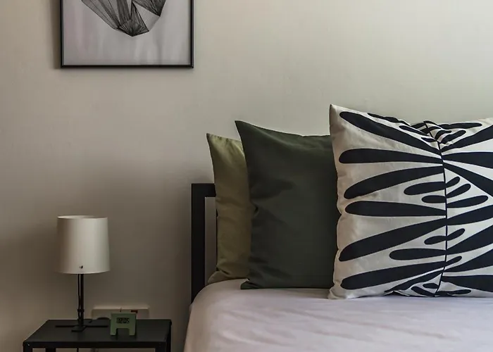 Creative 1br Pool View With Covered Parking Livadhia