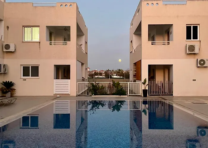 Creative 1br Pool View With Covered Parking Apartmán *